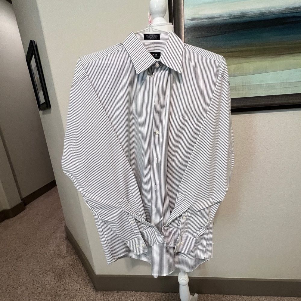 M10- Men’s green and white stripped dress shirt